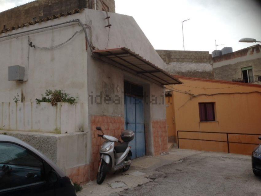 locale di sgombero in vendita a Sciacca