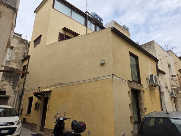 casa indipendente in vendita a Sciacca in zona Centro Città
