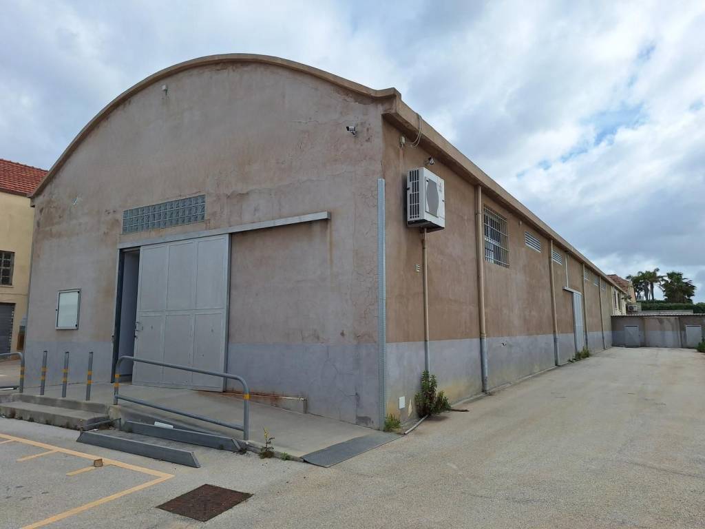 locale commerciale in vendita a Sciacca