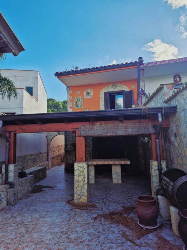 casa indipendente in vendita a Sciacca in zona Centro Città