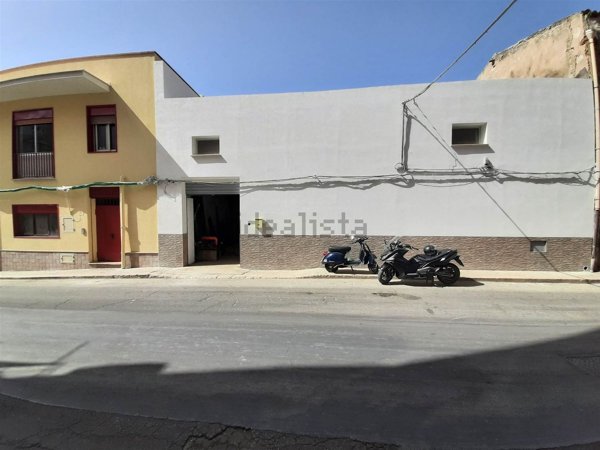 locale di sgombero in vendita a Sciacca
