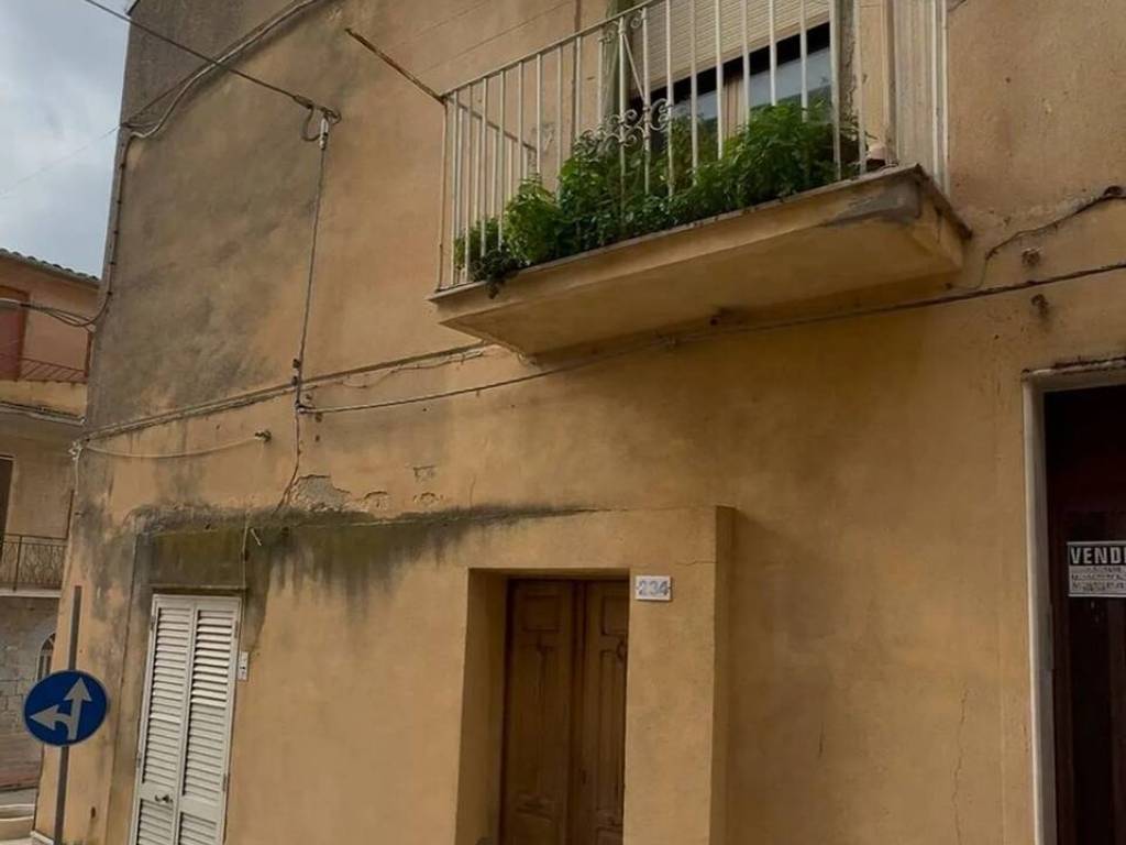 casa indipendente in vendita ad Acquaviva Platani