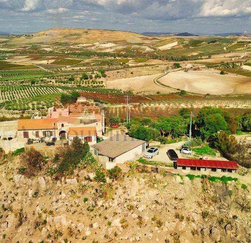 casa indipendente in vendita a Butera