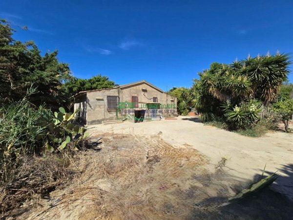 casa indipendente in vendita a Butera