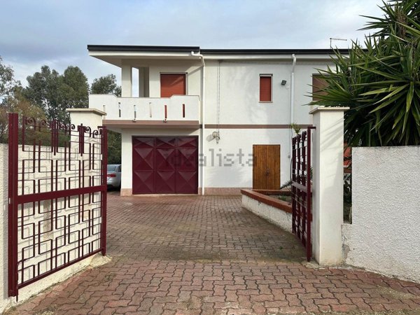 casa indipendente in vendita a Butera in zona Falconara