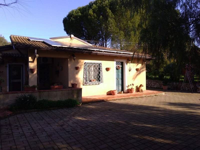 casa indipendente in vendita a Caltanissetta in zona Poggio Sant'Elia