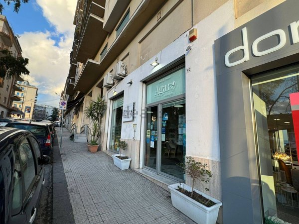 locale commerciale in vendita a Caltanissetta