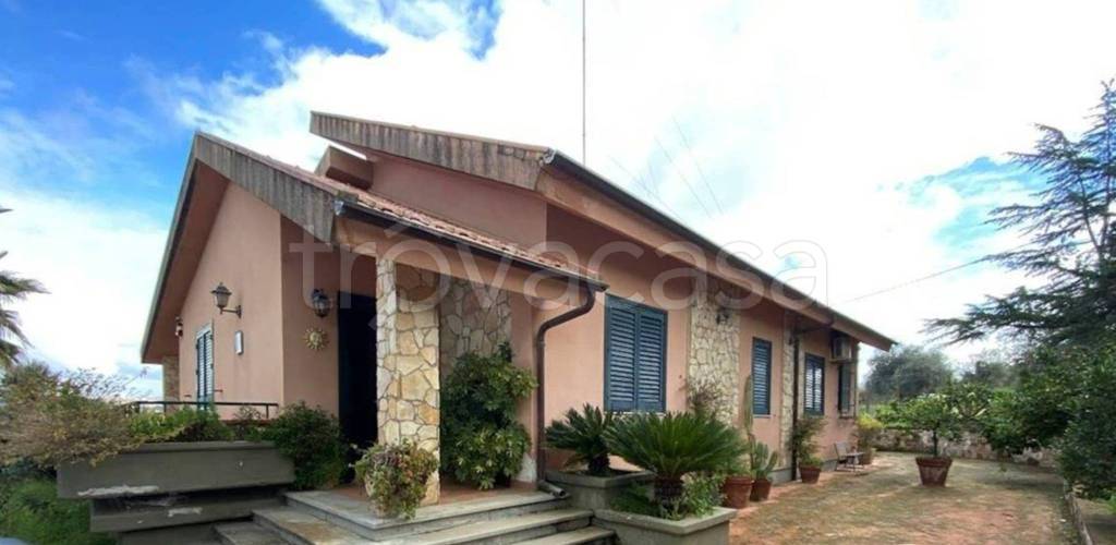 casa indipendente in vendita a Caltanissetta