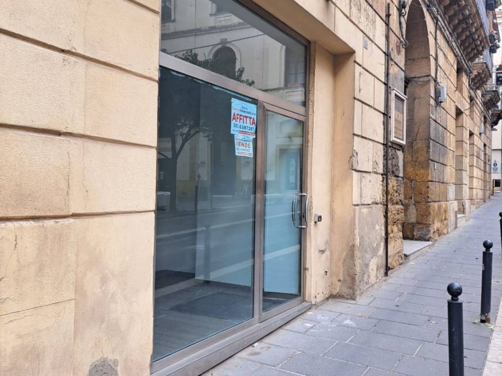negozio in vendita a Caltanissetta in zona Centro Storico