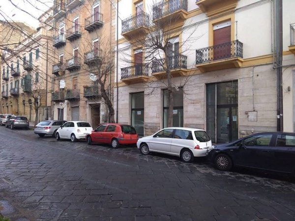 locale commerciale in vendita a Caltanissetta