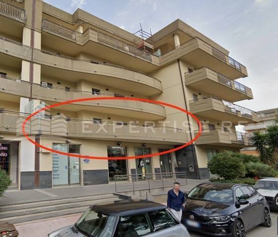 ufficio in vendita a Caltanissetta in zona Palmitelli