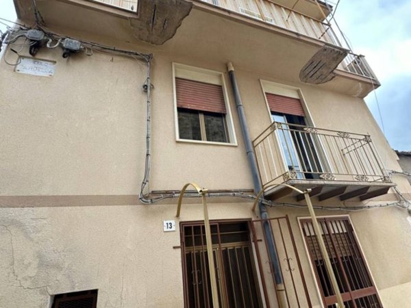 casa indipendente in vendita a Caltanissetta