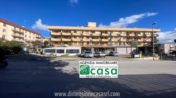 locale commerciale in vendita a Caltanissetta
