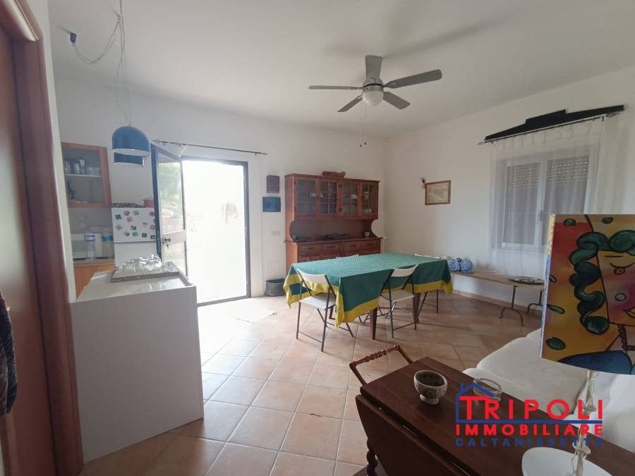 casa indipendente in vendita a Caltanissetta
