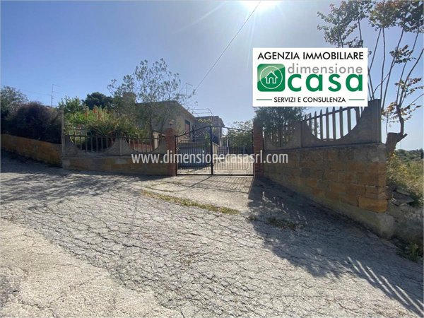 casa indipendente in vendita a Caltanissetta