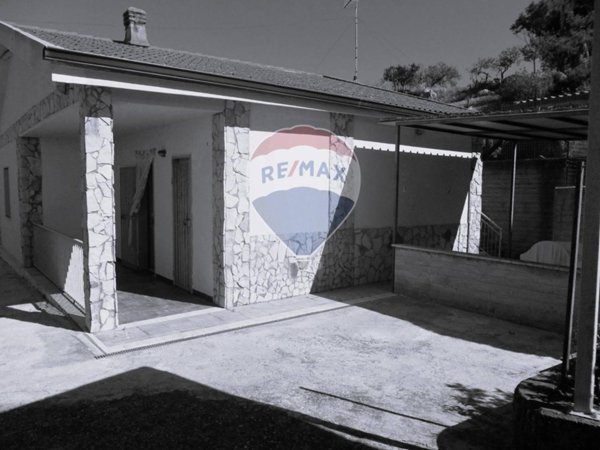 casa indipendente in vendita a Caltanissetta