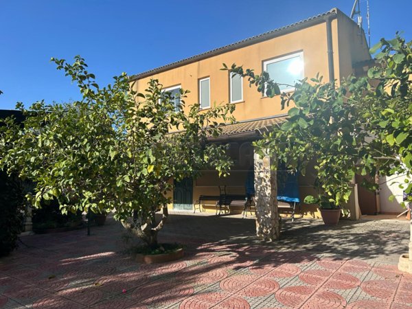casa indipendente in vendita a Caltanissetta