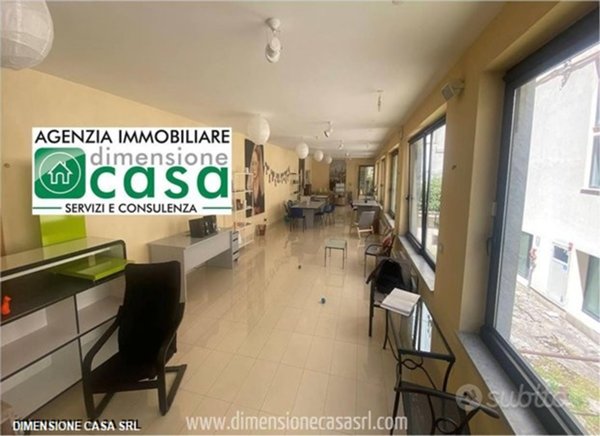 locale commerciale in vendita a Caltanissetta in zona Palmitelli