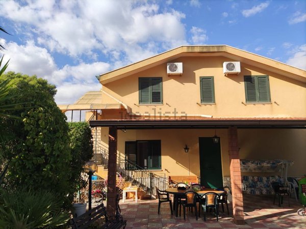 casa indipendente in vendita a Caltanissetta