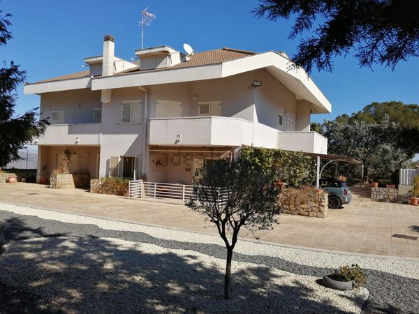 casa indipendente in vendita a Caltanissetta