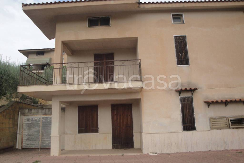casa indipendente in vendita a Caltanissetta