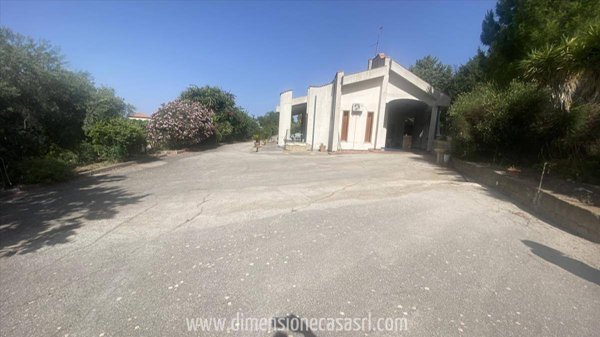 casa indipendente in vendita a Caltanissetta