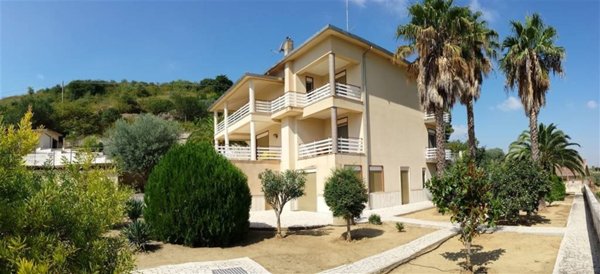 casa indipendente in vendita a Caltanissetta