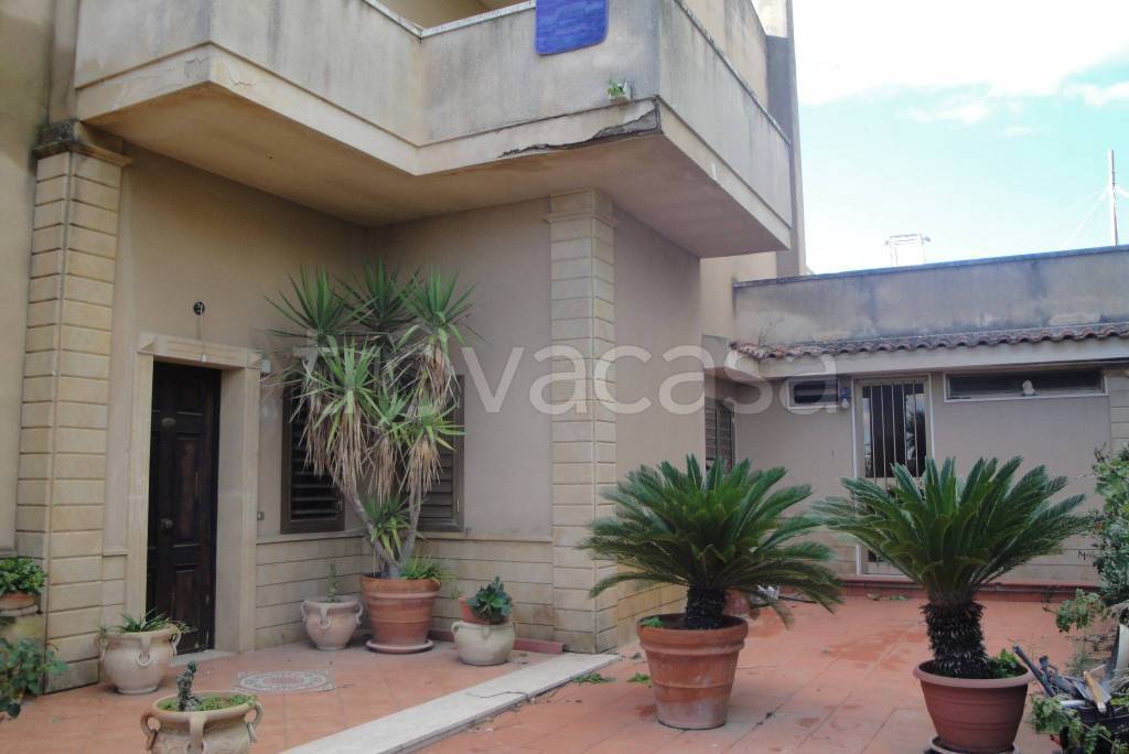 casa indipendente in vendita a Caltanissetta