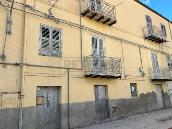 casa indipendente in vendita a Caltanissetta