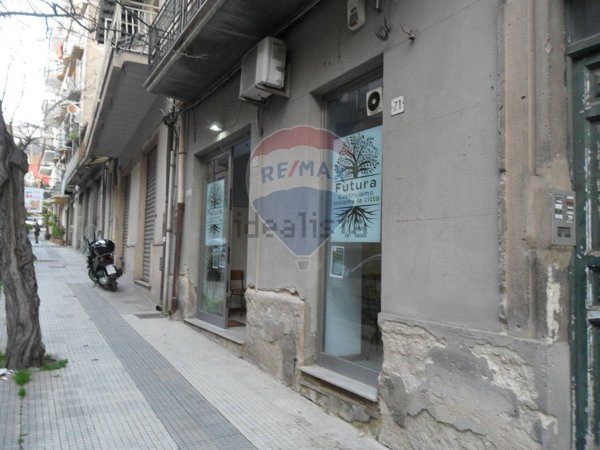 locale commerciale in vendita a Caltanissetta in zona Centro Storico