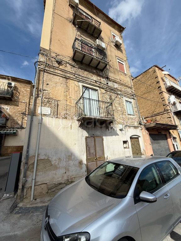 negozio in vendita a Caltanissetta