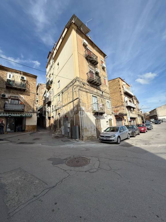 appartamento in vendita a Caltanissetta in zona Centro Storico