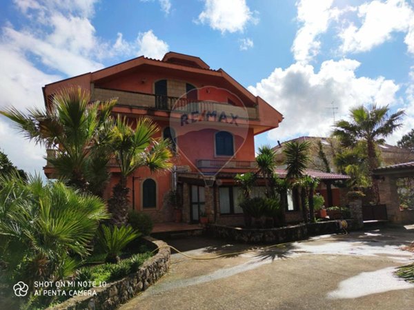 casa indipendente in vendita a Caltanissetta