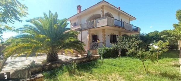 casa indipendente in vendita a Caltanissetta
