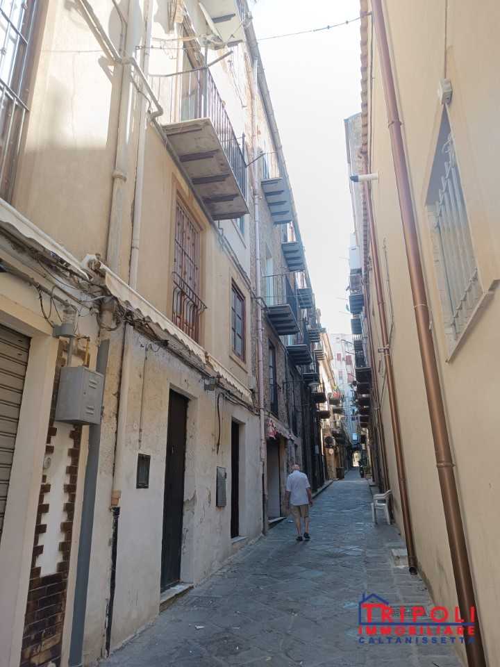 appartamento in vendita a Caltanissetta in zona Centro Storico