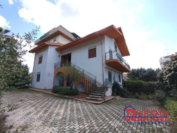 casa indipendente in vendita a Caltanissetta
