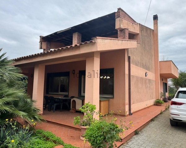 casa indipendente in vendita a Caltanissetta