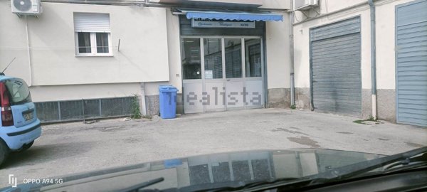 locale commerciale in vendita a Caltanissetta