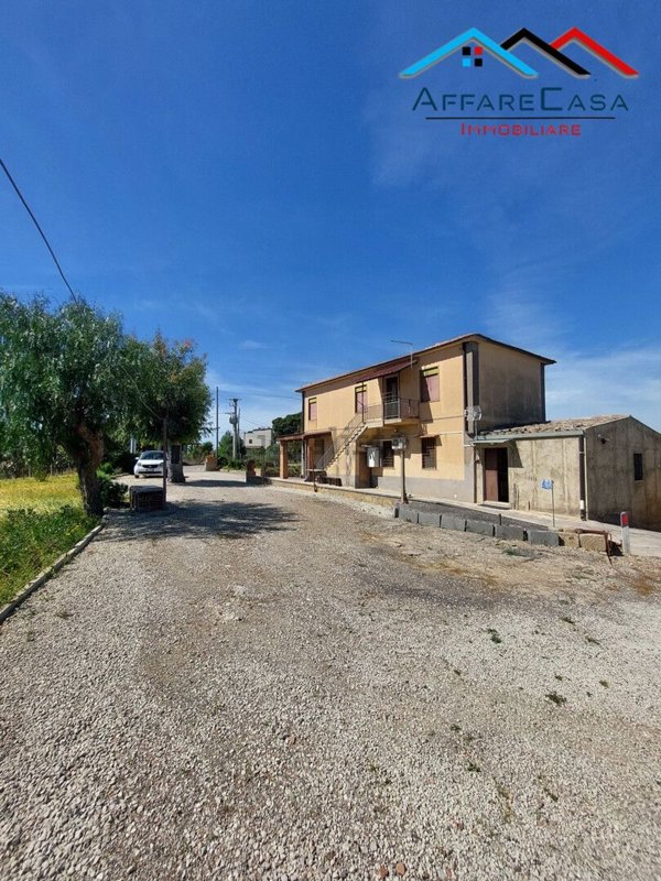 casa indipendente in vendita a Caltanissetta