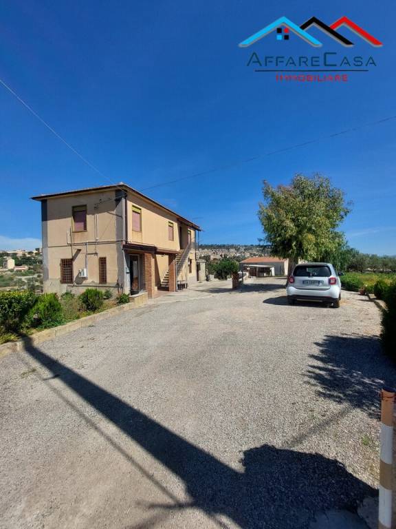casa indipendente in vendita a Caltanissetta