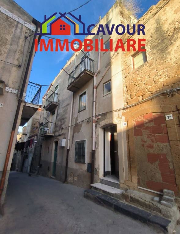 appartamento in vendita a Caltanissetta in zona Centro Storico