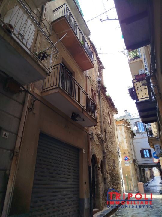 appartamento in vendita a Caltanissetta in zona Centro Storico