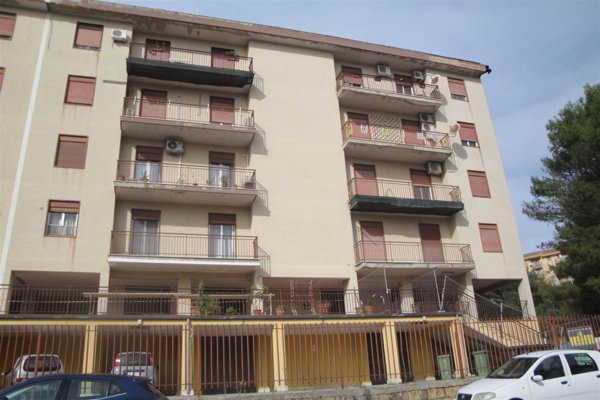 appartamento in vendita a Caltanissetta in zona Balate / Pinzelli