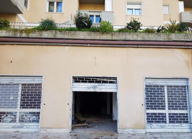 negozio in vendita a Caltanissetta