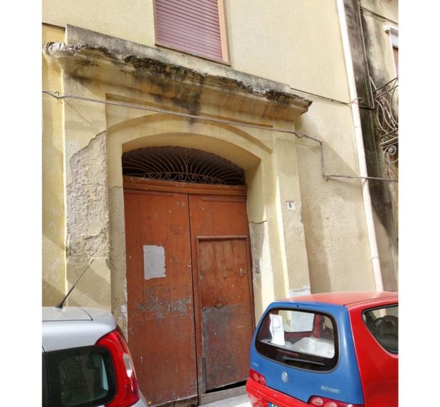 terreno edificabile in vendita a Caltanissetta in zona Centro Storico