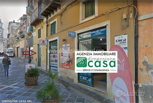 locale commerciale in vendita a Caltanissetta in zona Centro Storico
