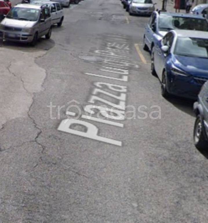 locale commerciale in vendita a Caltanissetta