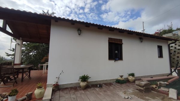 casa indipendente in vendita a Caltanissetta in zona Centro Storico