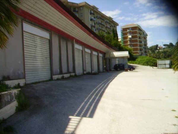 negozio in vendita a Caltanissetta
