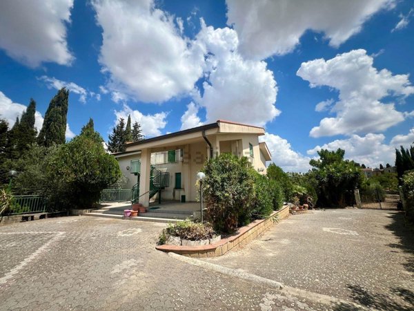 casa indipendente in vendita a Caltanissetta